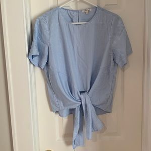 Short sleeve tie blouse